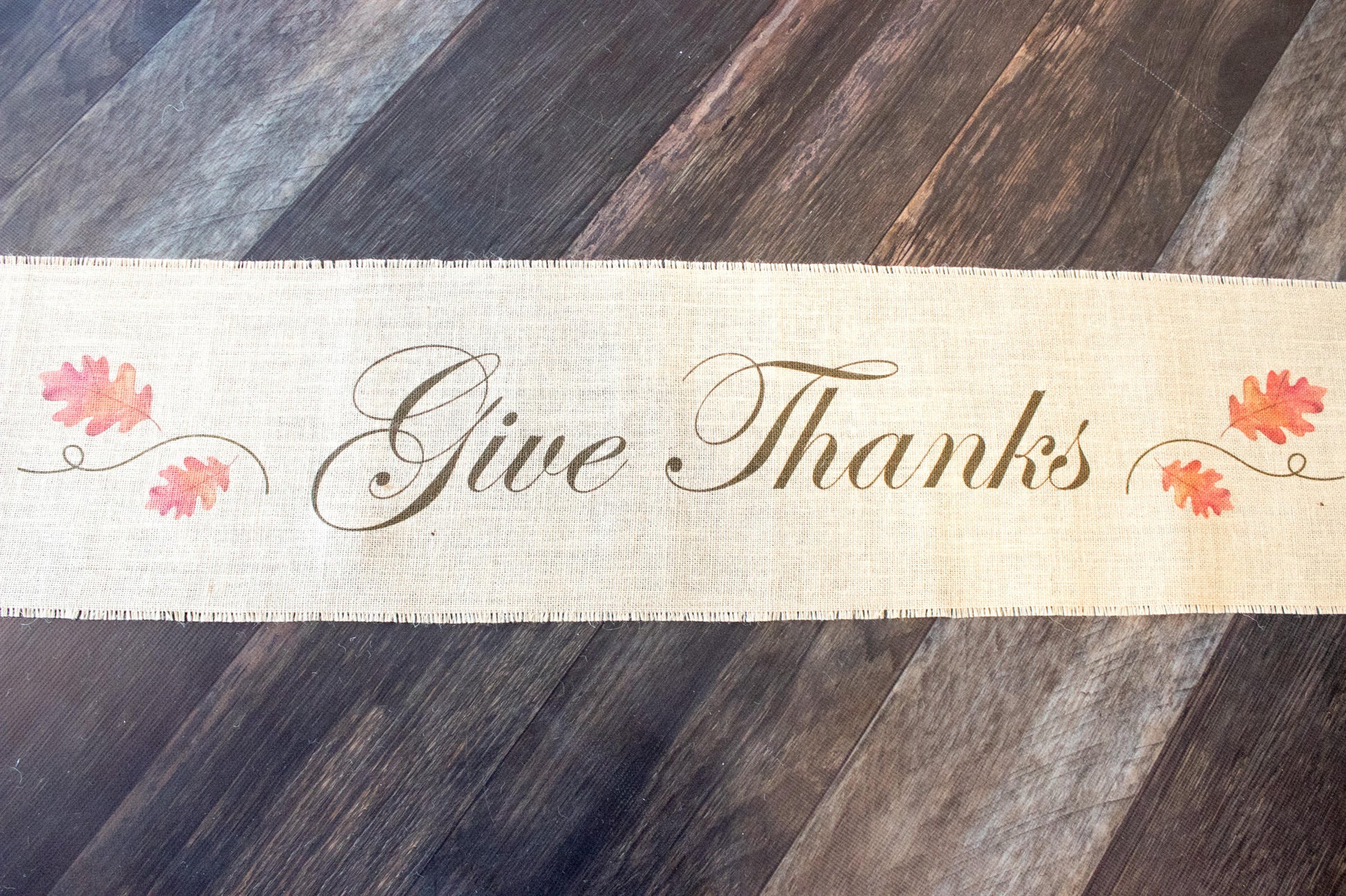 Give Thanks Oak Leaves - Thanksgiving harvest themed burlap table runner for autumn or fall home decor